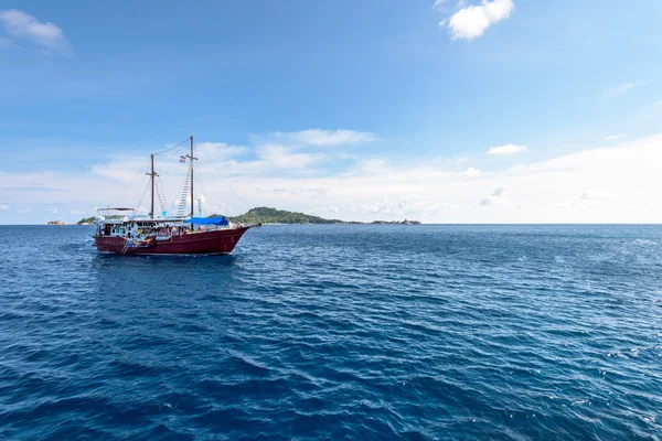 Havet resa med båt på Similan island, Thailand — Stockfoto