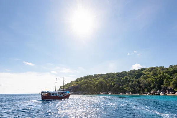 Sea travel by boat at Koh Payu island, Thailand — Stock Photo, Image