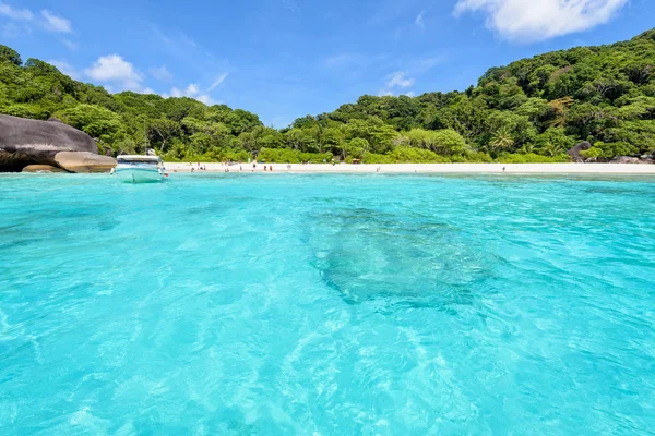 Bay beach front at the Similan Islands in Thailand — Stock Photo, Image