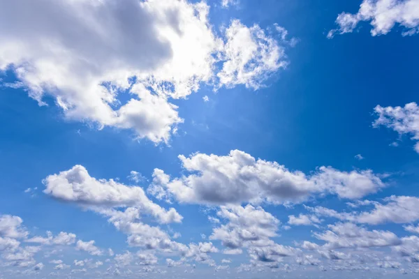 空とタイで夏の雲 — ストック写真