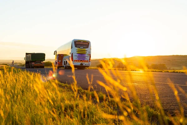 Karoo Afrique Sud Mars 2019 Bus Camion Sur Une Route — Photo