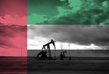 Gün batımında kırsal kesimde petrol arama çalışmalarına başlandı.