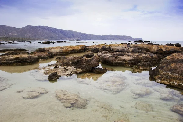 Praia rochosa, Creta, Grécia — Fotografia de Stock