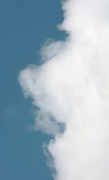 Beyaz Bulutlar Mavi Gökyüzü Arkaplan Resmi — Stok fotoğraf