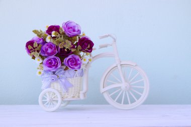 Stok fotoğraf plastik çiçek buketi çiçek izole arka plan üzerinde