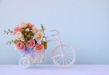 Stok fotoğraf plastik çiçek buketi çiçek izole arka plan üzerinde