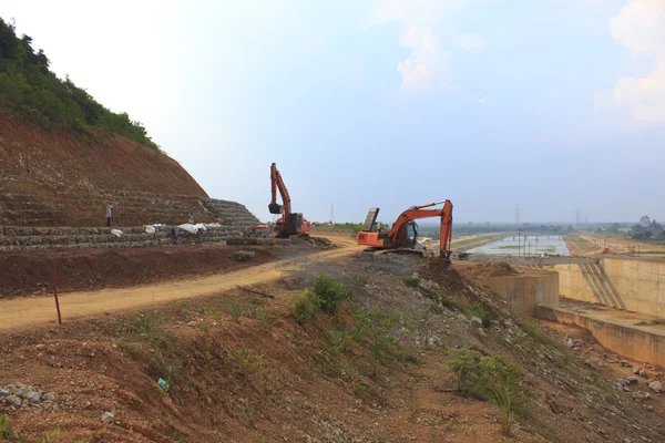 Bagger auf einer Baustelle — Stockfoto