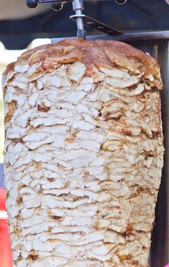 Kebap, et kavrulmuş büyük dikey şiş 