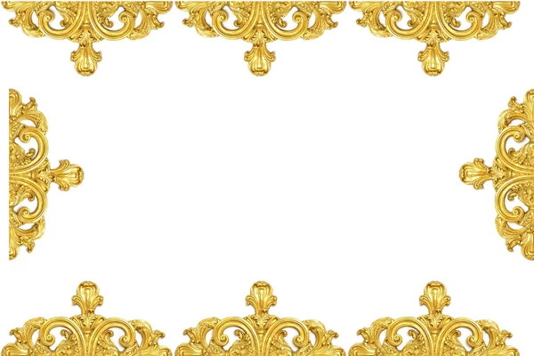 Vintage moldura de ouro isolado no fundo branco — Fotografia de Stock