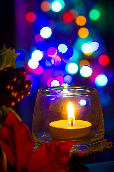 Bokeh krásné světlo a vůně svíčka ve tmě — Stockfoto