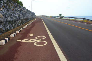 Yokuş yukarı Bisiklet şeritli