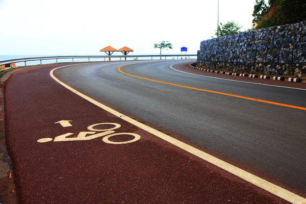 Carril bici en cuesta arriba — Foto de Stock