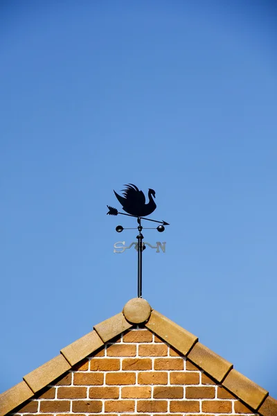 Foto stock Vento galo direção no céu azul — Fotografia de Stock