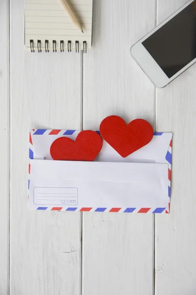 Foto stock tecido cardíaco em um envelope, uma carta , — Fotografia de Stock