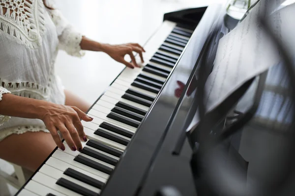 piyanist gerçekleştirme