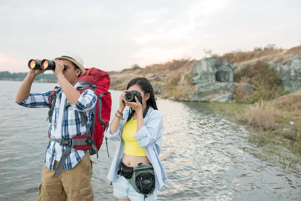 Туристы наслаждаются видом — стоковое фото
