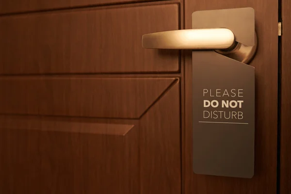 please do not disturb sign