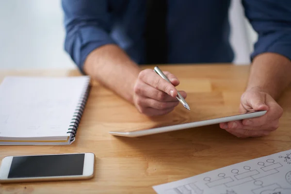 Trabajar en tableta — Foto de Stock