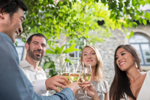 insanlar tungur gözlük düğün partisinde