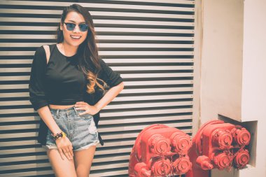 Yangın horoz, neşeli fashionista