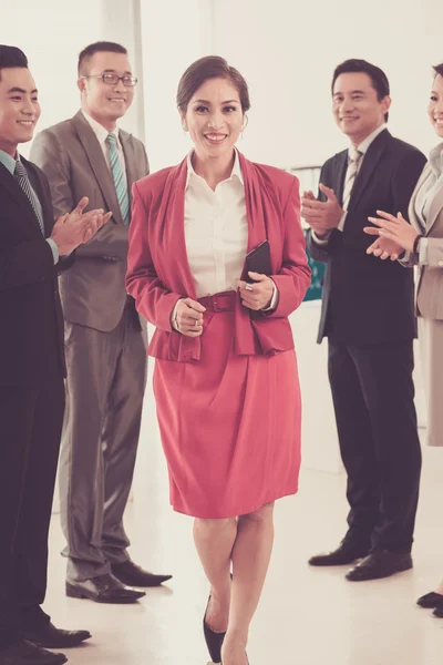 Sorridere donna d'affari di successo — Foto Stock