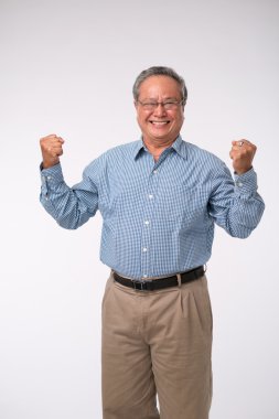 heyecanlı adam başarı kutluyor