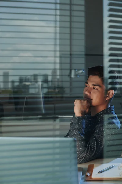 Young office worker — Stock Photo, Image