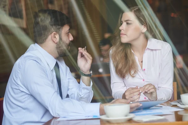 Business people discussing strategy — Stock Photo, Image