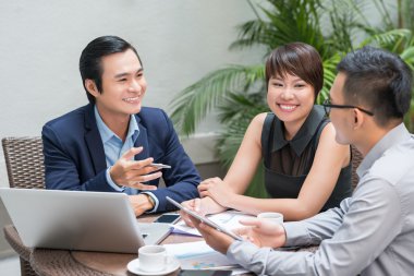 restoranda toplantı iş ortakları