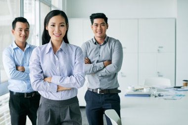 Kendine güvenen genç şirket yöneticileri