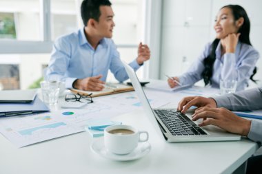 Mali rapor tartışırken iş adamları