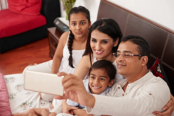 Family taking selfie portrait — Stock Photo, Image