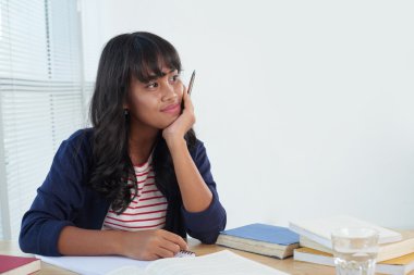 Lisede okuyan üniversiteli kız