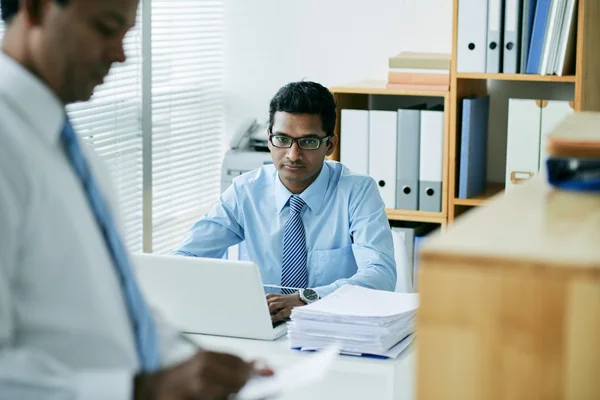 Businessmen working in office — Stock Photo, Image