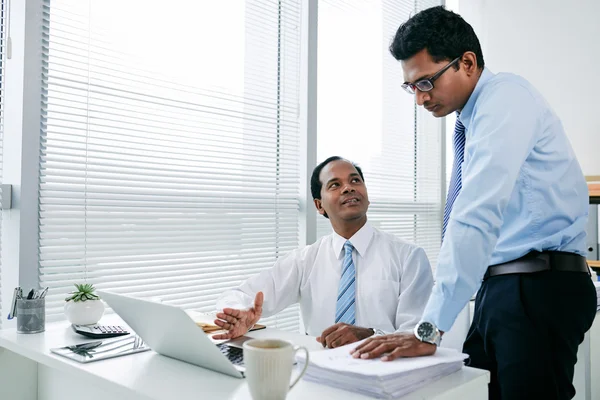 Coworkers planning work — Stock Photo, Image