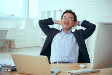 Onun işyerinde istirahat iş adamı