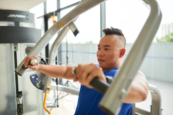 Man having training in gym — Stock Photo, Image