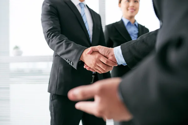 Business partners greeting each other — Stock Photo, Image