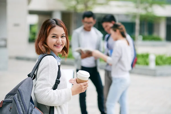 Student med kopp kaffe — Stockfoto