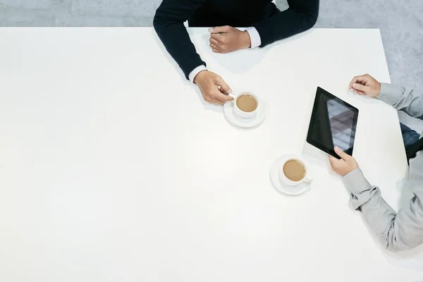 Colegas de negócios beber café — Fotografia de Stock