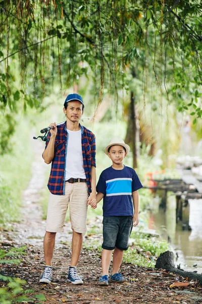 Mature Asian Man Holding Hand His Son Walking Lake Rod — Stock Photo, Image