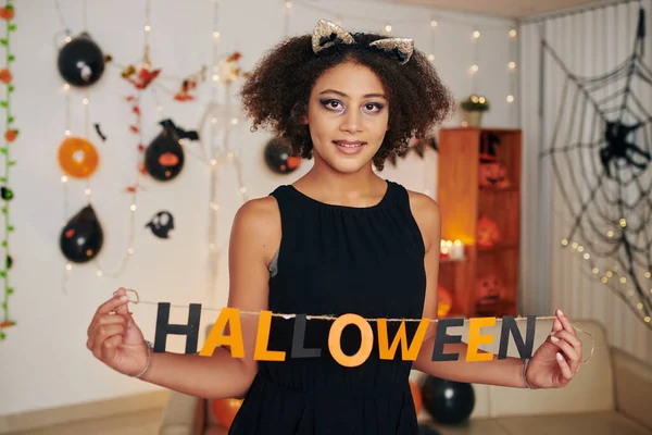 Sonriente Adolescente Disfraz Bruja Halloween Fiesta Halloween Casa —  Fotos de Stock