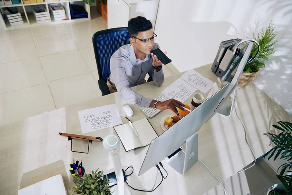 Indian Programmer Glasses Checking Code Computer Screen Recording Voice Message — Stock Photo, Image