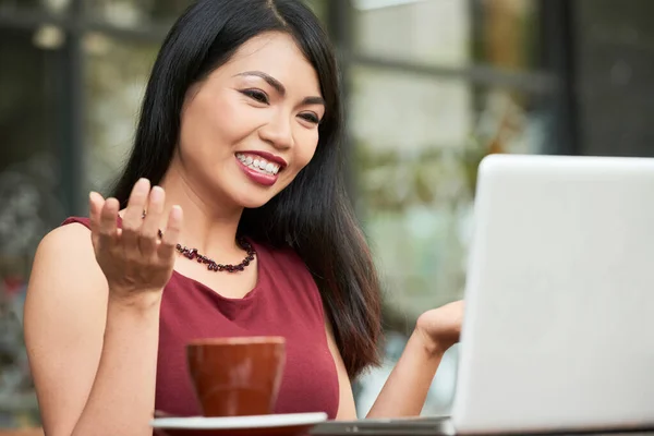 Glada Vackra Unga Business Lady Video Ringa Hennes Kollega Eller — Stockfoto