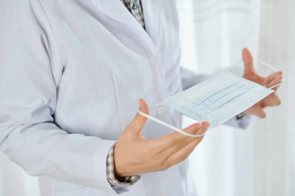 Cropped Image Female General Practitioner Putting Medical Mask Starting Work — Stock Photo, Image