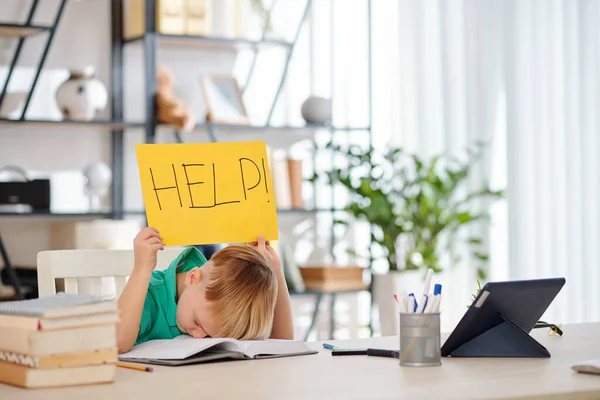 Müde Gelangweilte Schulkinder Sitzen Hause Schreibtisch Den Kopf Auf Dem — Stockfoto