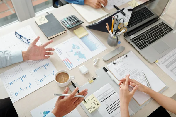 Group Business People Discussing Charts Diagrams Meeting Analyzing Sales Data — Stock Photo, Image