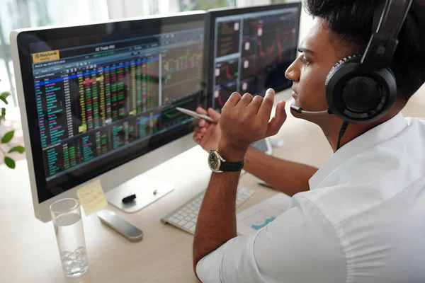 Serious Trader Headset Checking Financial Graphs Computer Screens Investment Concept — Stock Photo, Image