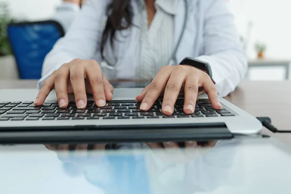 Close Image Female General Practitioner Working Computer Entering Patients Data — Stock Photo, Image