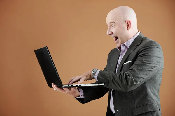 Excited Mature Bald Man Open Mouth Astonishment Using Laptop Brow — Stock Photo, Image